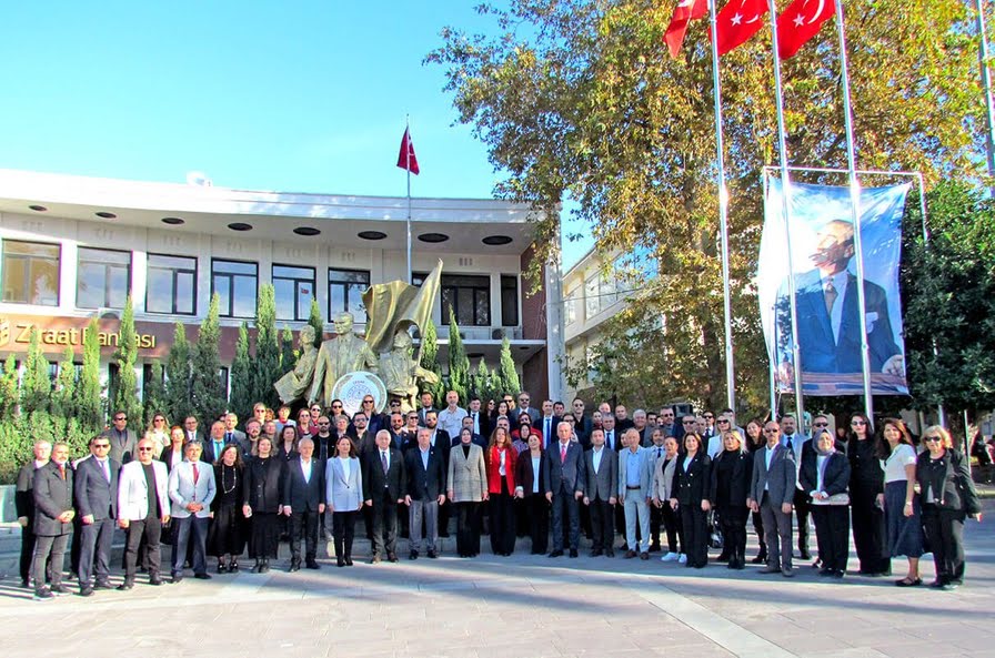 24 Kasım Öğretmenler Günü Çeşme’de Törenlerle Kutlandı