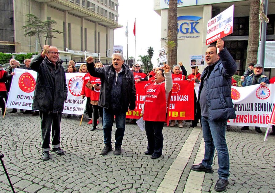 Dev Emekli-Sen’den İzmir’de Sert Tepki: “Sadaka Değil, İnsanca Yaşam Hakkımızı İstiyoruz??