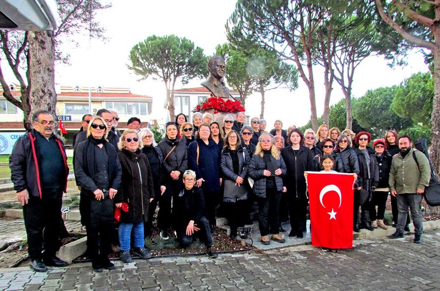 ÇEKADDER'den Uğur Mumcu için şiirli, türkülü anma