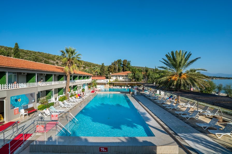 Çeşme’nin İlk Termal Tesislerinden “Şifne Termal Otel?? 56 Yıldır Misafirlerini Ağırlıyor