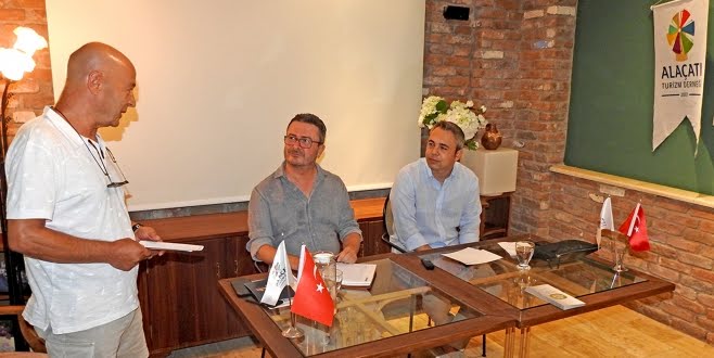 Alaçatılı turizmciler, sorunları ve isteklerini Çeşme Belediyesi'ne ilettiler