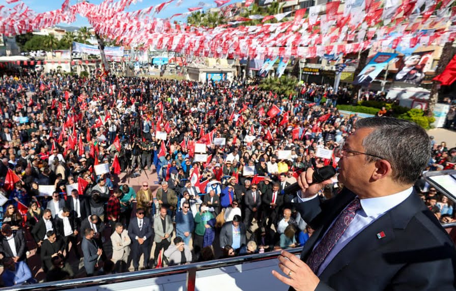 Özgür Özel Menemen’de: “Cumhuriyet’e Pusu Kurdurtmayız, Çukur Açtırtmayız??