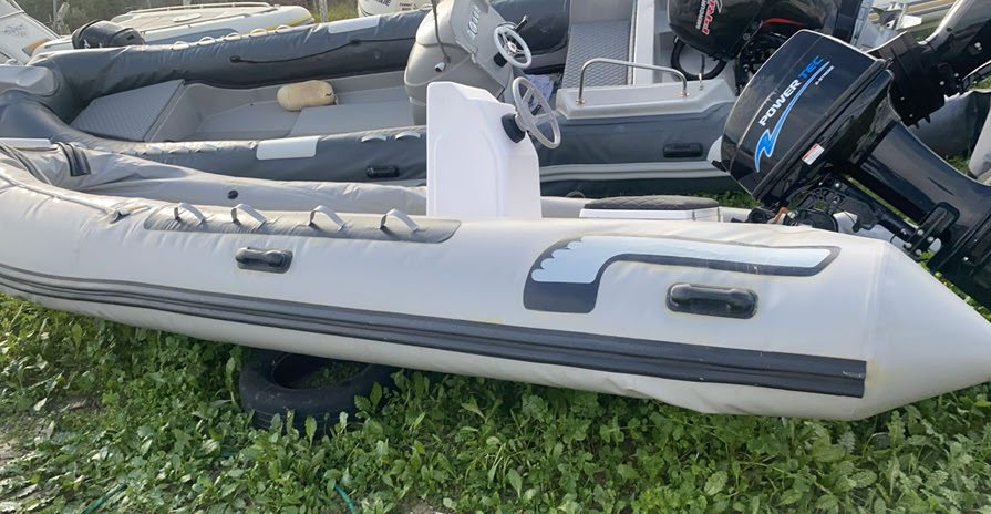 Çeşme Sahilinde Sahipsiz Lastik Bot Bulundu