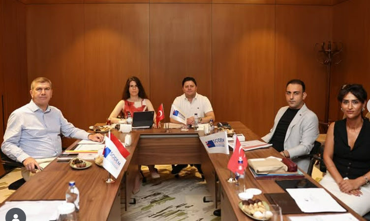 Başkan Lal Denizli, SODEM toplantısına Çeşme’de ev sahipliği yaptı  