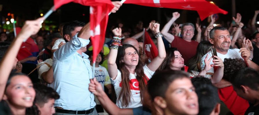 Başkan Denizli, "Terinizin son damlasına kadar mücadele ettiğiniz için var olun"