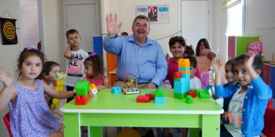 Başkan Oran, "Masal Evlerimizde çocuklarımız eğleniyor, anneler meslek öğreniyor"