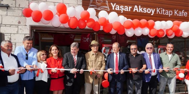 Başkan Oran, Yaşar Aksoy'u yaşarken onurlandırdı
