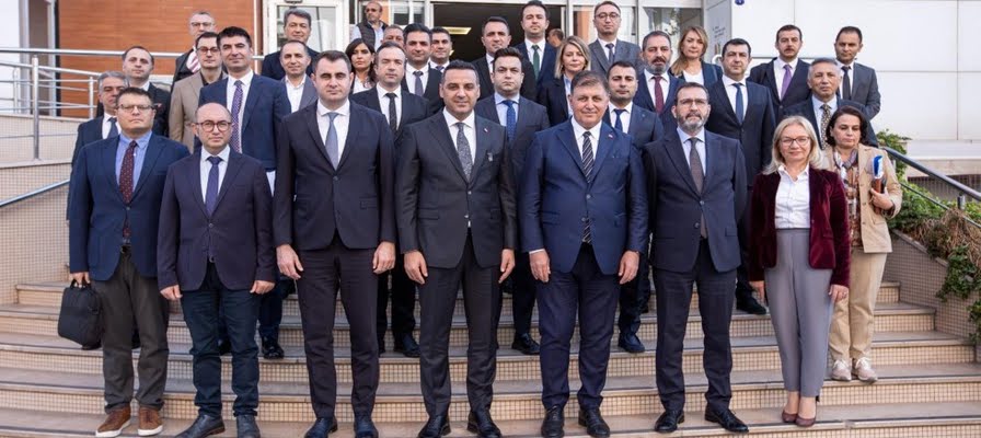 Başkan Tugay’dan ilçe belediyelerine destek mesajı