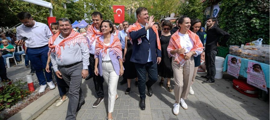 Başkan Tugay: Üreticilerimizin her zaman yanında olacağız