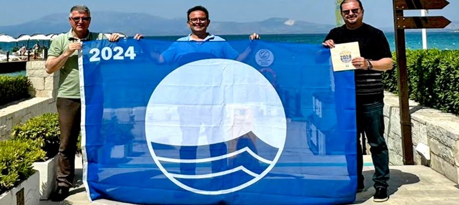 Boyalık Beach bu yıl da Mavi Bayrağını göndere çekti