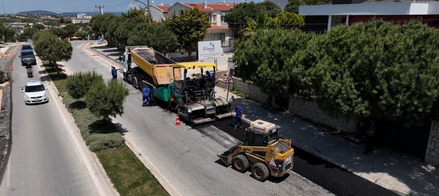 Büyükşehir'den Çeşme, Karaburun ve Torbalı'da asfalt atağı