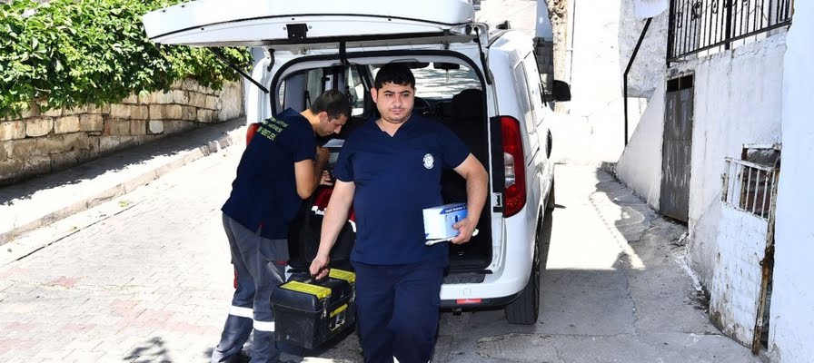 Büyükşehir’in evde tamir ekipleri sahada