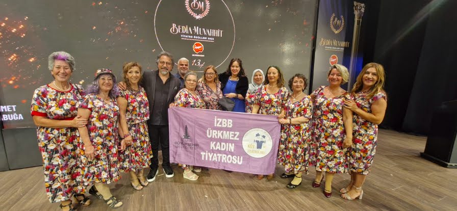 Ürkmez Kadın Tiyatrosu'na Bedia Muvahhit Jüri Özel Ödülü