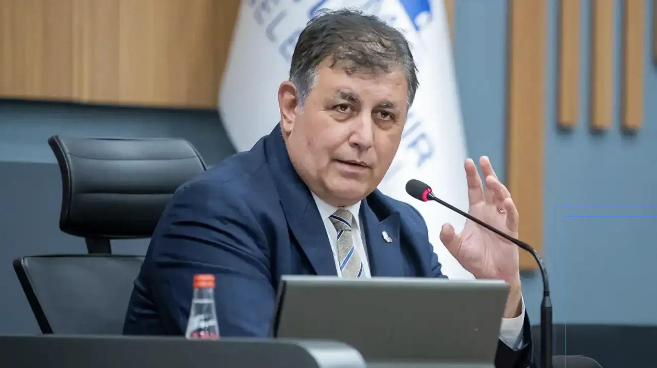 Tugay, "Çeşme’de kesintiler 2 saat azalacak, Karareis Barajı’ndan su gelince tamamen kaldırılacak"