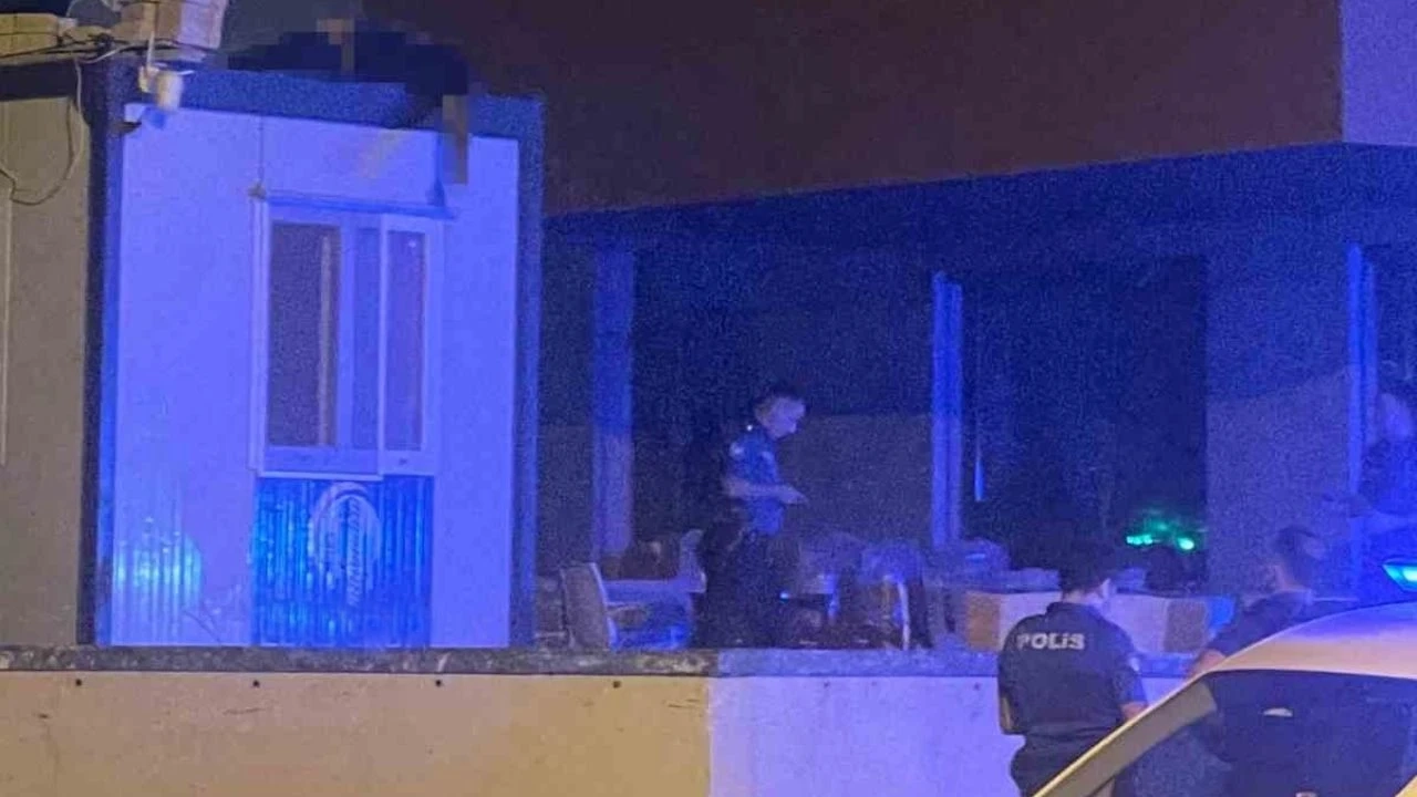 Çeşme’de, İnşaat İşçisi Konteynerin Üzerinde Ölü Bulundu  