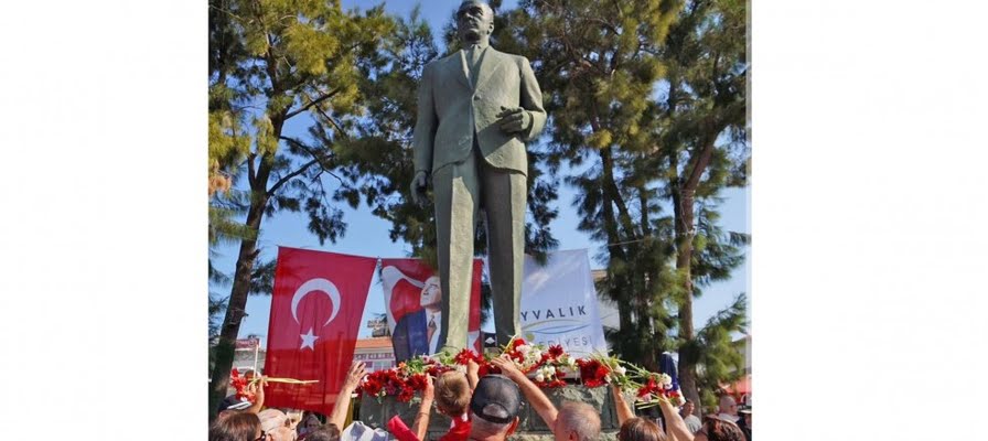 Çeşme ADD'den Ayvalık'taki Atatürk heykeline yapılan saldırıya sert tepki