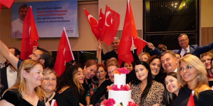 Çeşme Belediyesi'nden öğretmenlere geleneksel yemek