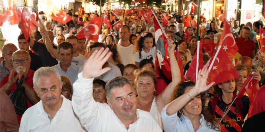 ÇEŞME BÜYÜK ZAFERİ COŞKUYLA KUTLADI