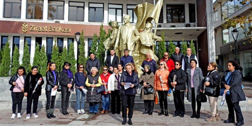 Çeşme CHP Kadın Kolları, "Kadına yönelik şiddeti de kadın cinayetlerini de sonlandıracağız"