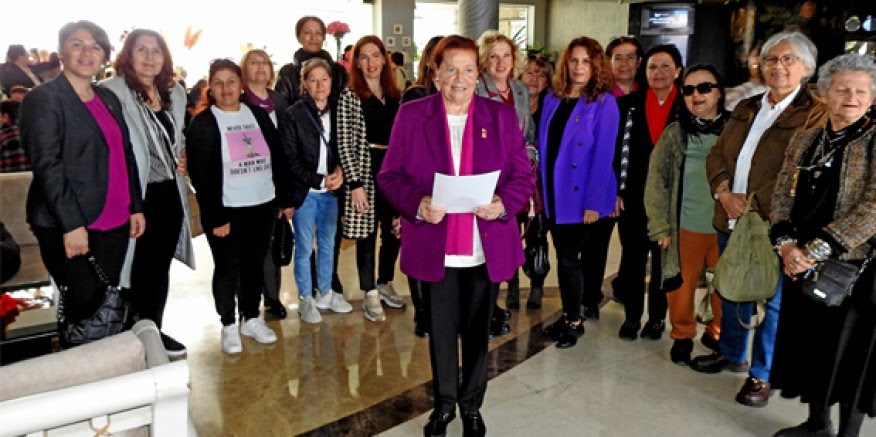 Çeşme CHP Kadın Kolları'ndan 8 Mart Dünya Kadınlar Günü açıklaması