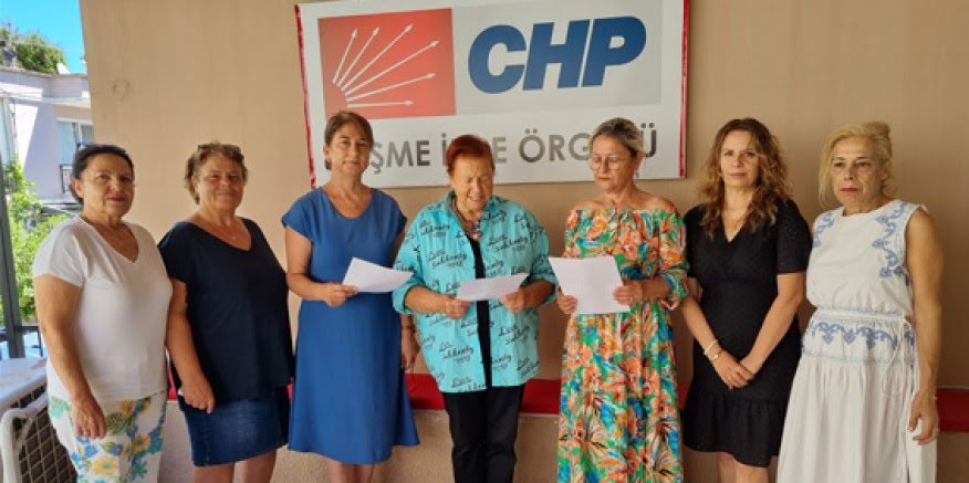 Çeşme CHP Kadın Kollarından eş zamanlı açıklama,  "Kadınların kazanılmış haklarına göz dikmeyin"