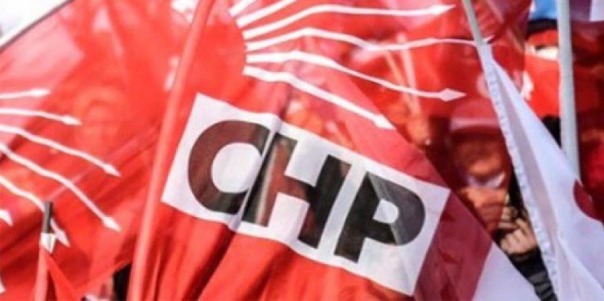 Çeşme CHP'ye Belediye Başkanlığı için 5, Belediye Meclisi Üyeliği için de 44 başvuru