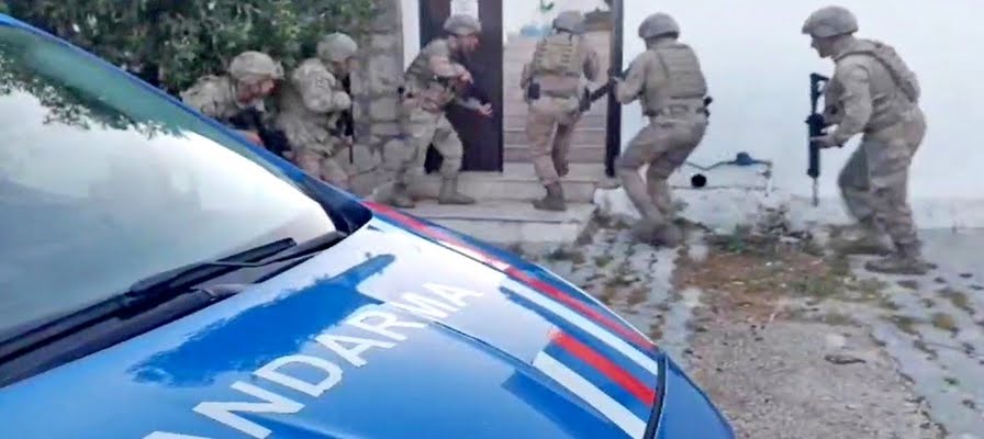 Çeşme'de de villa kiralayan dolandırıcı şebekesi çökertildi