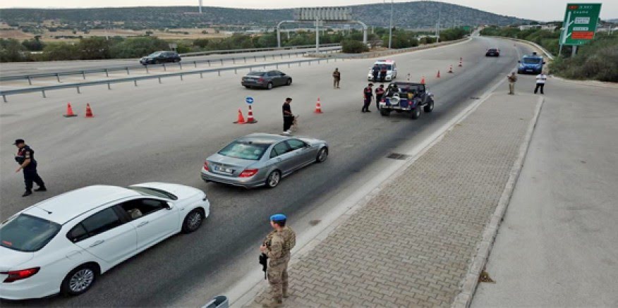 Çeşme'de huzur için  polis ve jandarmadan sıkı denetim