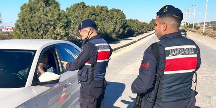 Çeşme'de huzurun korunması çalışmaları aralıksız devam ediyor