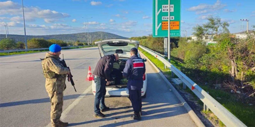 Çeşme’de jandarmadan sıkı denetim