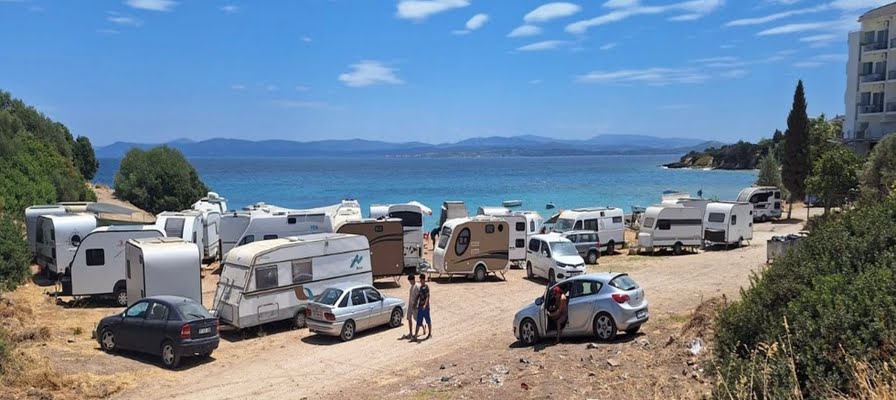 Çeşme'de karavan işgaline tepki