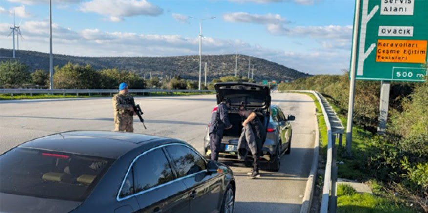 Çeşme'de, polis ve jandarmadan huzur denetimleri