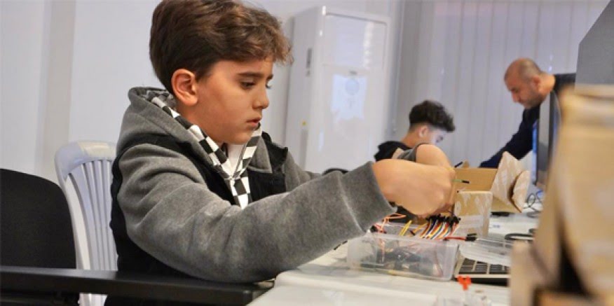 Çeşme’de Robotik Kodlama eğitimleri başladı