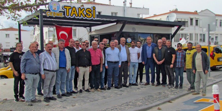 Çeşme'de taksi durakları yenilendi