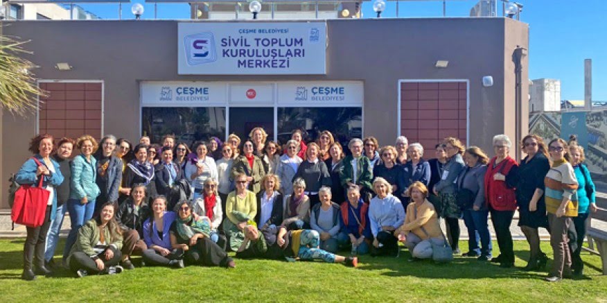 Çeşme'de "Yerel Yönetimlere Toplumsal Cinsiyet Eşitliğinden Bakmak" söyleşisi