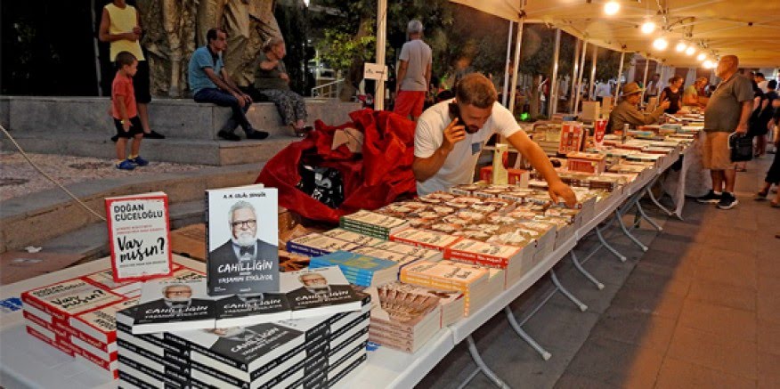 Çeşme Kitap Günleri büyük bir coşkuyla başladı