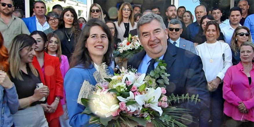 Çeşme'nin ilk kadın Belediye Başkanı Lal Denizli görevine başladı
