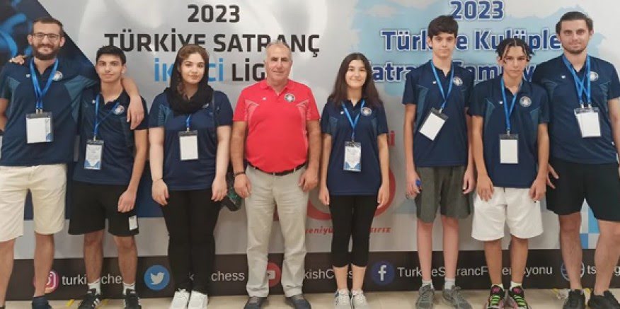Çeşmeli satranç sporcuları 2 Lig maçları için Denizli'de