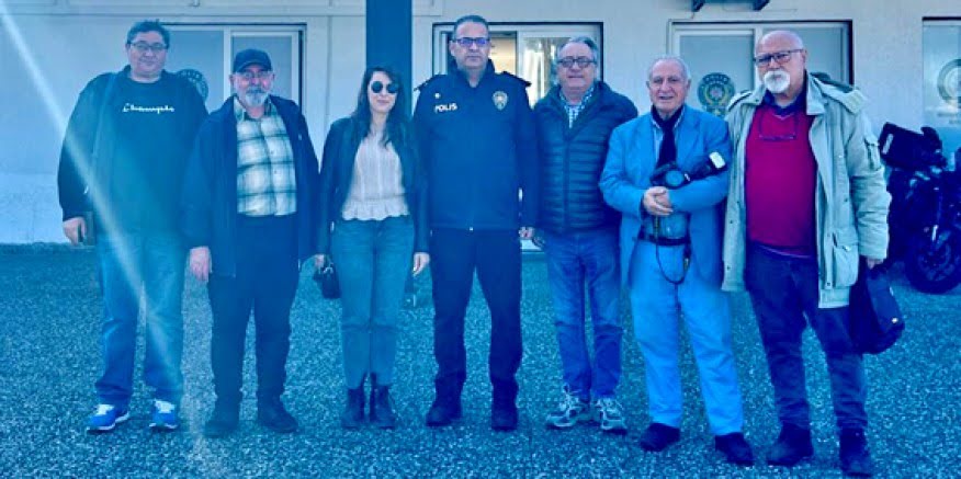 Çeşmeli yerel gazetecilerden Emniyet Müdürü Dokumacı'ya taziye ziyareti