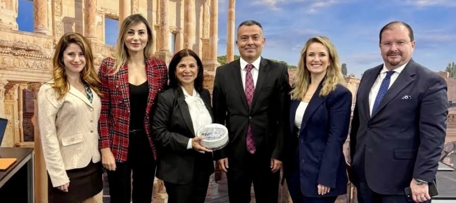 İzmir ve Çeşme, Philoxenia–Hotelia 2025 Turizm Fuarı’nda 