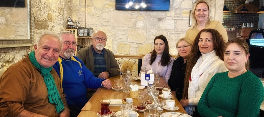 CHP Çeşme Kadın Kolları Başkanı Atalan, yerel gazetecileri ağırladı