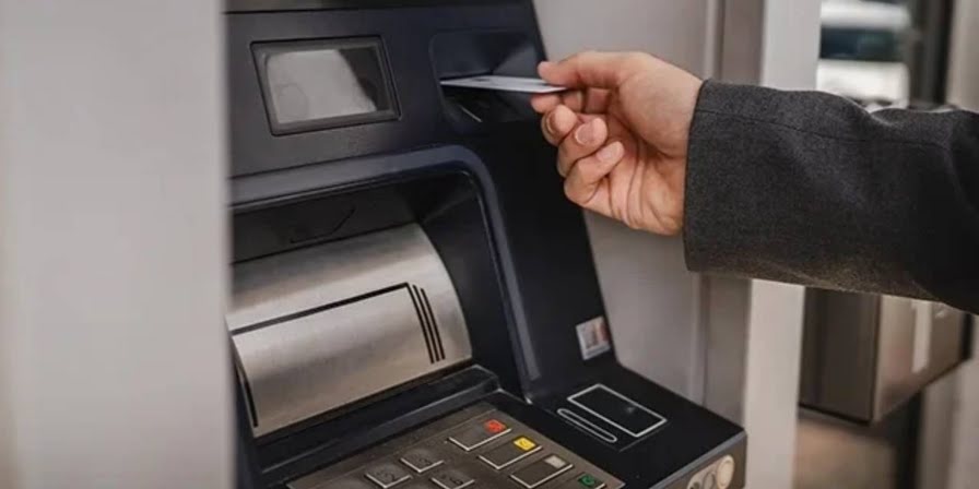 6 ayda bir şifresini değiştirmeyen ATM'lerden para çekemeyecek