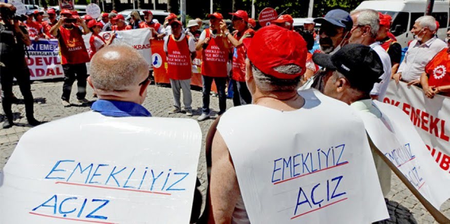 "Emekliyiz, açız" diyen emekliler, "Enflasyon canavarı"na karşı meydanlarda