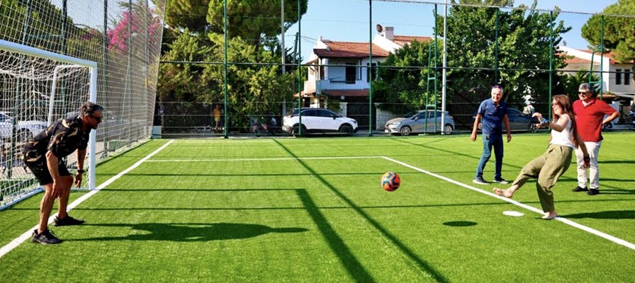 ILICA AHMET KELEŞ SPOR TESİSİ YENİ HALİYLE ÇOCUKLARLA BULUŞTU…