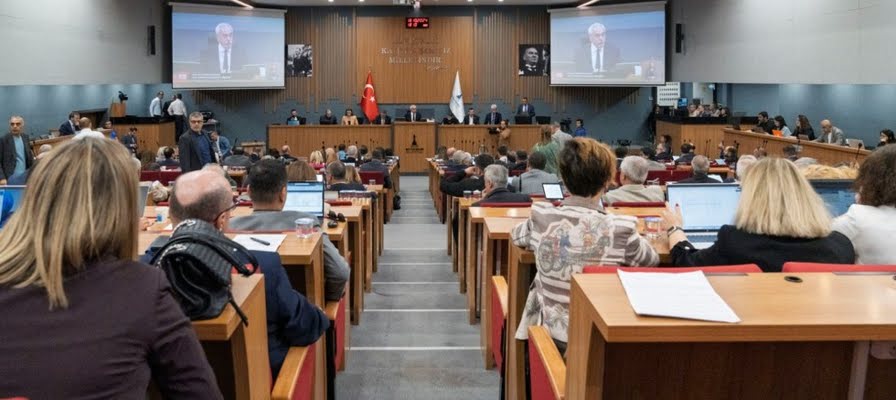 İzmir Büyükşehir'den ihtiyaç sahibi emeklilere büyük destek