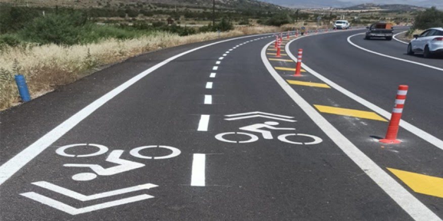 İzmir'de trafik işaretleri yenileniyor