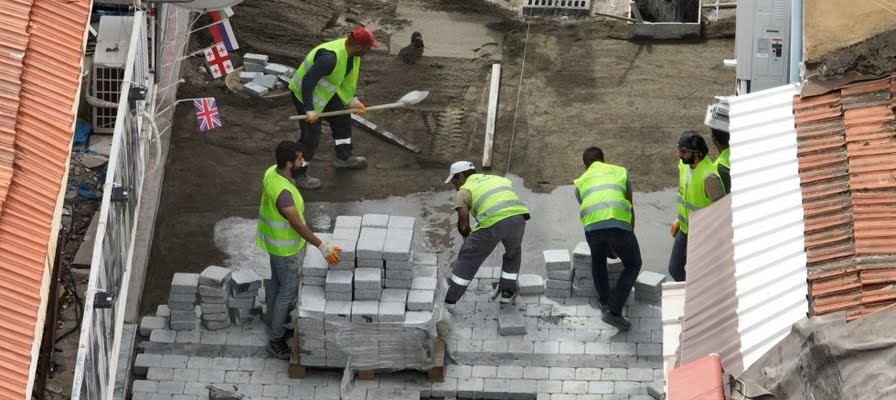 İzmir’in mirası Tarihi Kemeraltı Çarşısı’nda çalışmalar devam ediyor  İlk iki etapta sona gelindi
