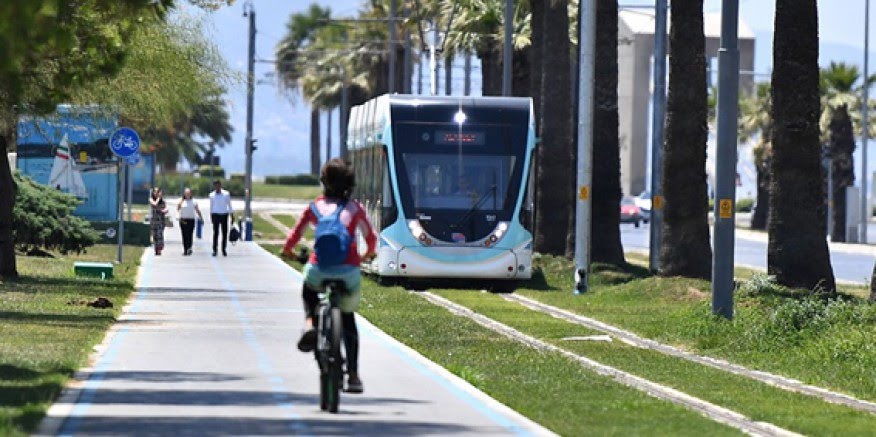 İzmir’in tramvay filosu büyüyor