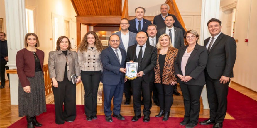 İzmirli turizmcilerden Başkan Soyer’e teşekkür ziyareti