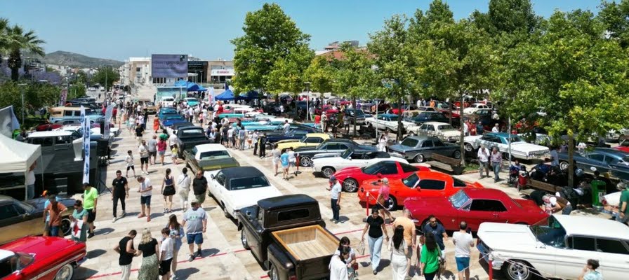 Klasik otomobiller Urla’da buluştu